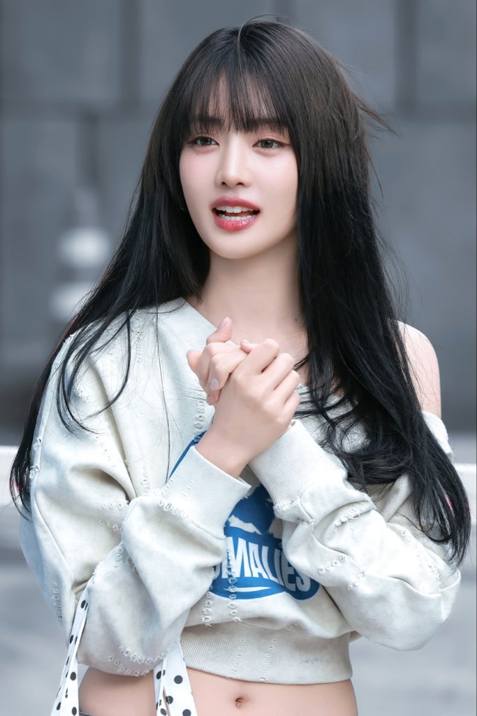 Nicha_Shaking97's tweet photo. Happy Minnie Day🎂

#MINNIE #민니 #มินนี่ #IDLE
#MinnieDayToTheMoon 
#밤하늘의_달보다_빛나는_민니 https://t.co/bDsATzO9IK