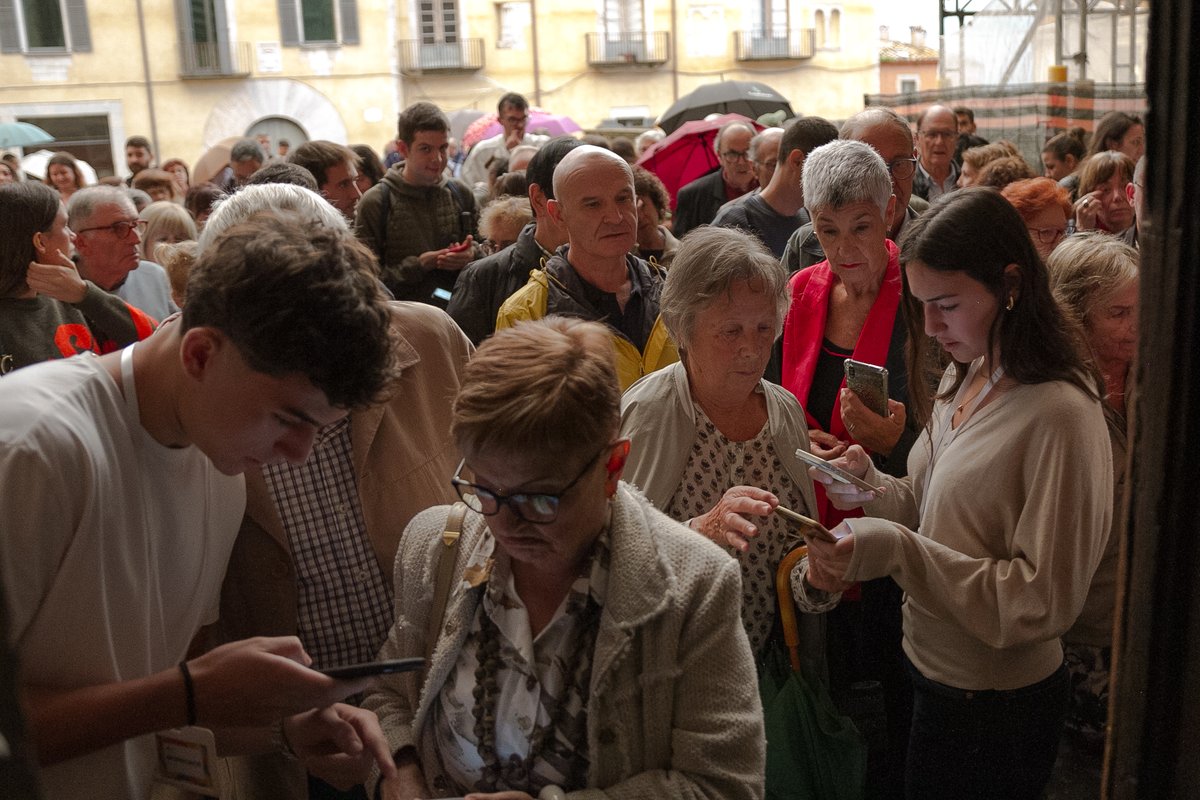 codinacia's tweet photo. Una vetllada, amb New Generation Choir i Great Generation Choir, per donar visibilitat a la feina de TRESC per la inclusió sociolaboral de les persones amb discapacitat i trastorns de salut mental. https://t.co/CoYLsSe54B