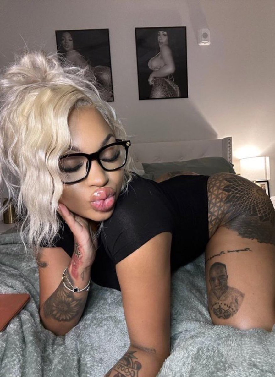 LilMissTeeXO_'s tweet photo. Blessed, blessed &amp; irresistible. 💋❤️✨ https://t.co/cMgOA0zrmJ