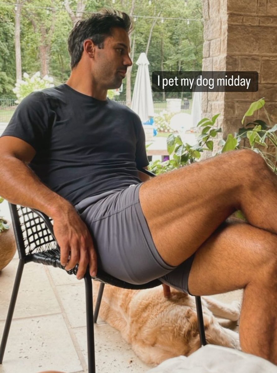 AriUpdatez's tweet photo. Eric Decker thighs and bulge 🤤 he’s so sexy https://t.co/qtkeJKDnuT