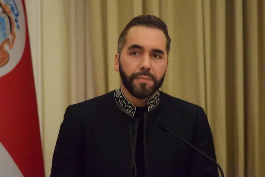 TheNancyRoc's tweet photo. 🇭🇹🇸🇻 À ceux qui pensent que Nayib Bukele peut intervenir militairement en Haïti à la suite de la «disparition » des quatre militaires salvadoriens, je tiens à rappeler ceci :

La volonté légitime du président salvadorien de sauver ses quatre militaires ne saurait justifier une intervention militaire unilatérale en Haïti, en violation de sa souveraineté nationale.

La lutte contre les gangs ne saurait devenir un prétexte pour contourner le droit international. Toute opération militaire doit s’inscrire dans un cadre juridique clairement établi, conformément au mandat de la Force de répression des gangs (FRG) et aux dispositions de la Charte des Nations unies.

La gravité de la situation sécuritaire en Haïti ne suspend ni le droit international ni la souveraineté du pays.

Nancy Roc 

#Haiti #Salvador #Souveraineté #InterventionMilitaire