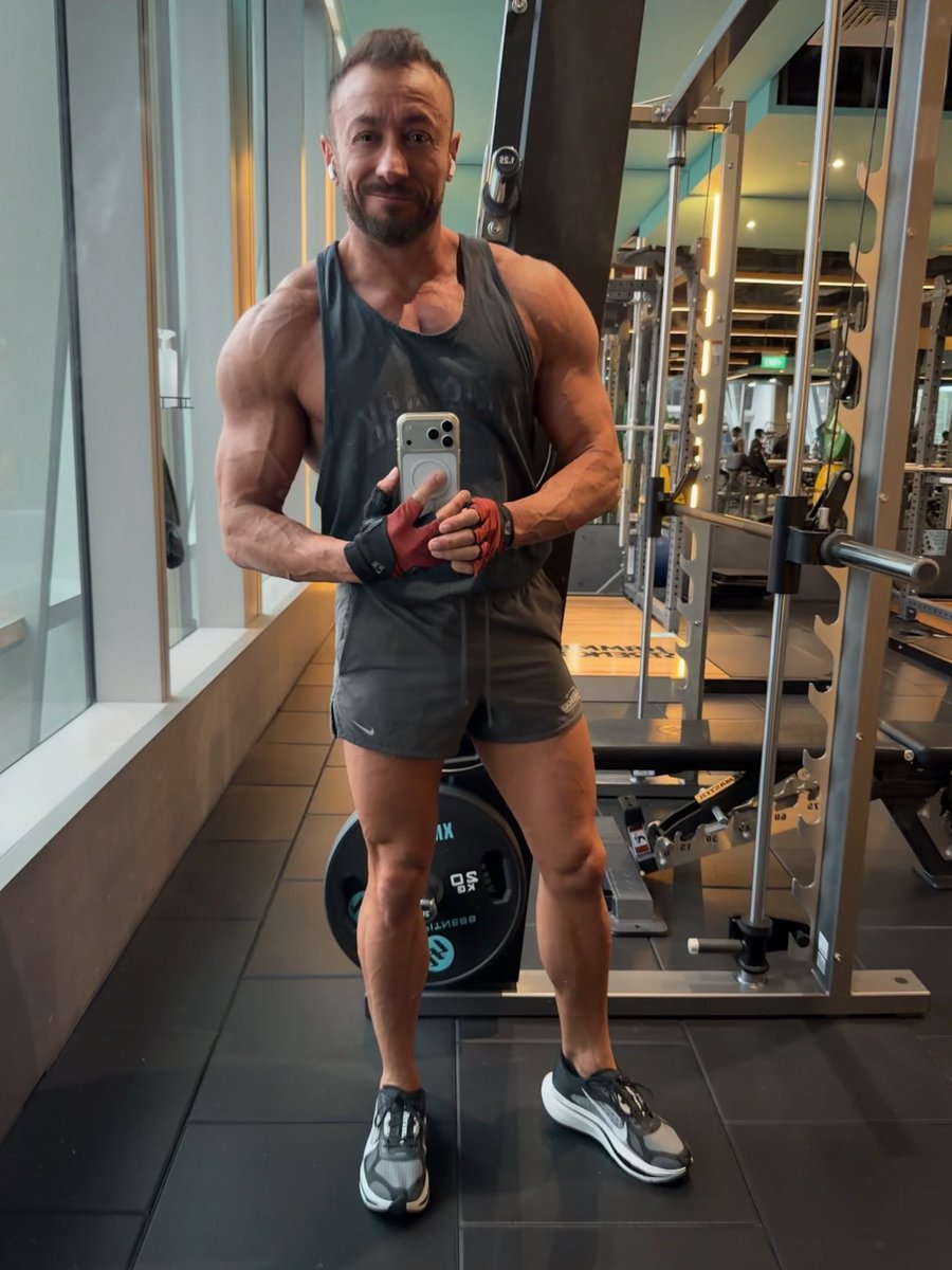 VignuzziLab's tweet photo. Today’s shoulders day workout lasted the whole day! I usually deflate faster than that!

Bed time! Gym time at 5:30 again. Xo https://t.co/M38LC0opL8