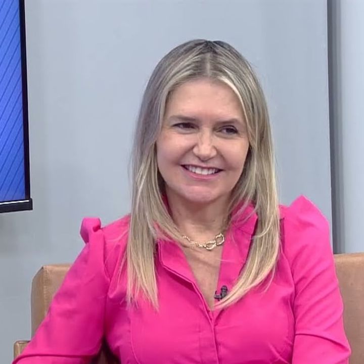 larpstao's tweet photo. 🚨🏫 PROFESSORA AFASTADA APÓS FALA SOBRE MORRER SE FLAVIO VENCER

Em Potirendaba (SP), docente disse a alunos de 11 anos que alguns morreriam caso Flávio Bolsonaro fosse eleito, citando a cor da pele das crianças.

Prefeitura abriu apuração e acionou autoridades. https://t.co/0SvsUVV2Mv