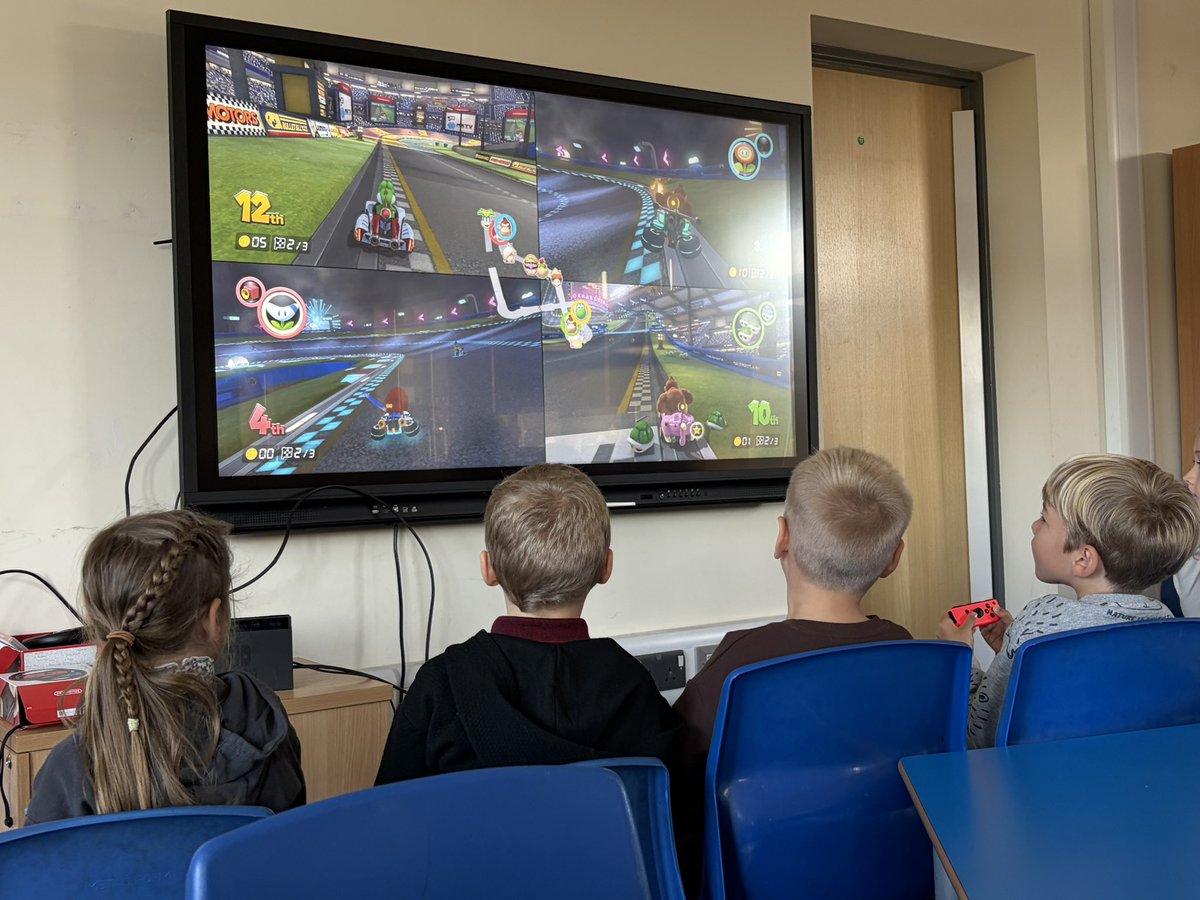 LEOsports7's tweet photo. 🏆⚽ Halfway through Week 1 of our October Sports Camp at @HurstParkSchool ,

From football and tennis to dodgeball  esports and fun mini games, there’s been plenty of action, laughter and smiles!

We can’t wait to see what the rest of the week brings!  🎾🏑🥅 https://t.co/7WJ1NbImGg