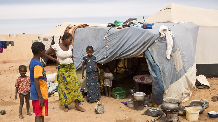 EyeThink_'s tweet photo. [🇲🇱MALI]

Au 30 septembre 2026, le Mali accueillait 322 584 réfugiés et demandeurs d’asile, tout en comptant 414 524 déplacés internes. Ces chiffres, présentés par la délégation malienne au HCR, illustrent la double pression humanitaire qui pèse sur le pays. https://t.co/TpZZBFoLcO