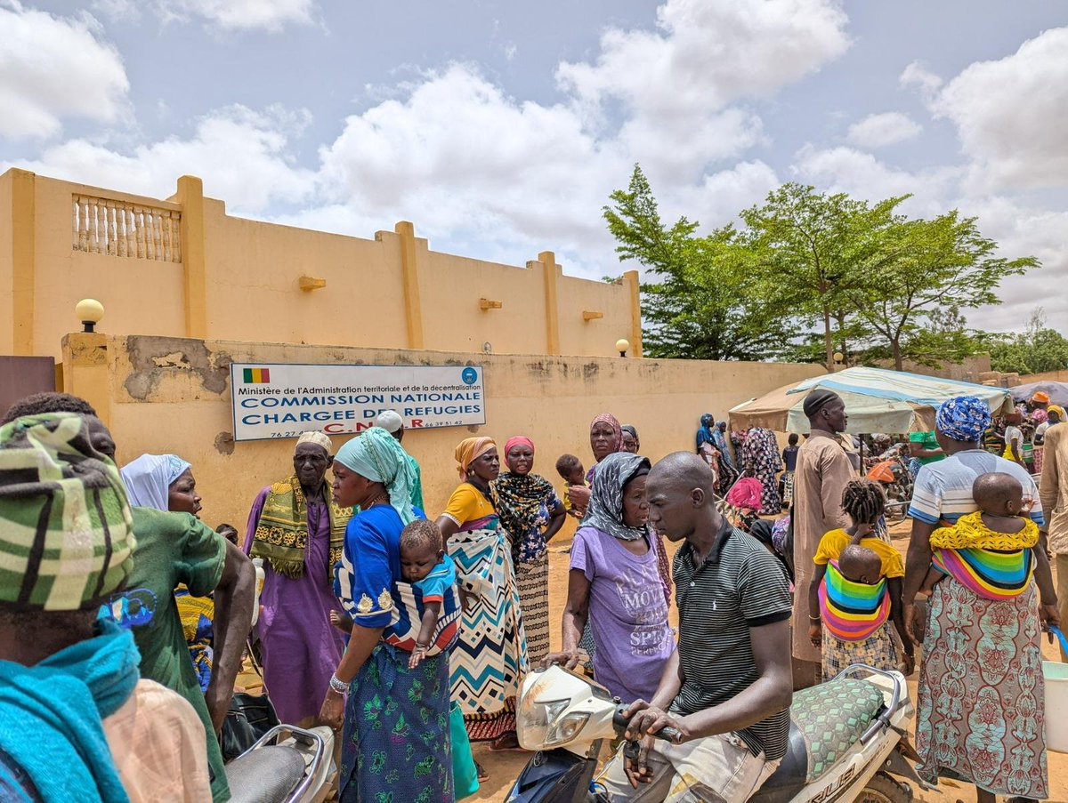 EyeThink_'s tweet photo. Dans la zone de Koro, au centre du Mali, environ 86 000 réfugiés burkinabè étaient enregistrés fin juillet. Cet afflux contribue à une forte hausse : la population réfugiée au Mali a presque doublé depuis 2024. https://t.co/IWzP2Obp0k