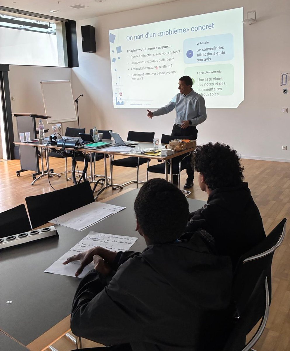 StatDataCH's tweet photo. 💻🧑‍💻Immersione nel mondo dell’informatica

Giovedì 22 ottobre, 16 giovani hanno approfondito la professione attraverso discussioni, presentazioni e laboratori pratici. https://t.co/769lCtSwVc