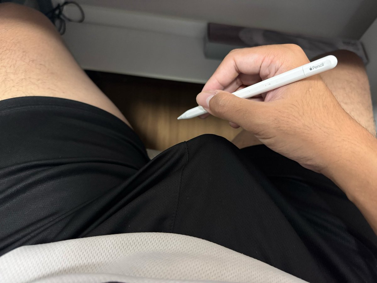 Nutlzhc's tweet photo. จับปากกามันเล็กไป  เดี๋ยวมันไม่เต็มมือเอานะ ครับ🫢 https://t.co/1AqXz1gZEo