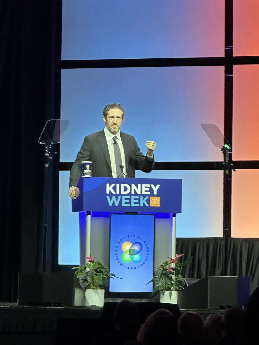 UTSWNephrology's tweet photo. Dr. Will Flanary @DGlaucomflecken receives the ASN President’s Medal! 🏅

Morton salt made an appearance, along with his biggest contribution to our field: “Just give the contrast.” 🧂

He closed with a heartfelt reminder: care for the people around the patient, too. #KidneyWk https://t.co/kQ0XbM4hpD