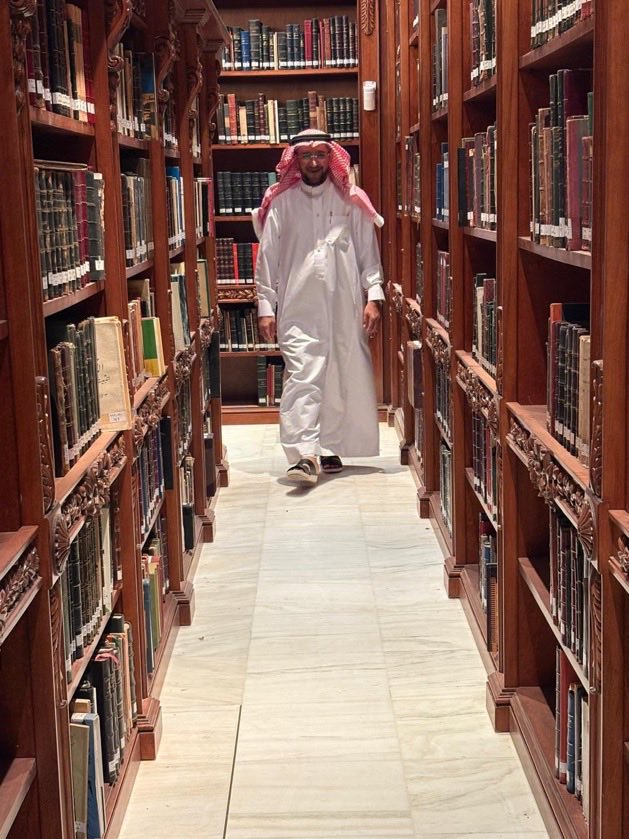 sahemaldajany's tweet photo. @mhm_747 @FaFeMr هذا والله هو #الكرم_الثقافي 
إنه كريم للكتاب
وكريم بالكتاب
وكريم من أجل الكتاب 
نشراً واقتناءاً وبذلاً وعناية وتكريماً .. https://t.co/fMrygu3VJp