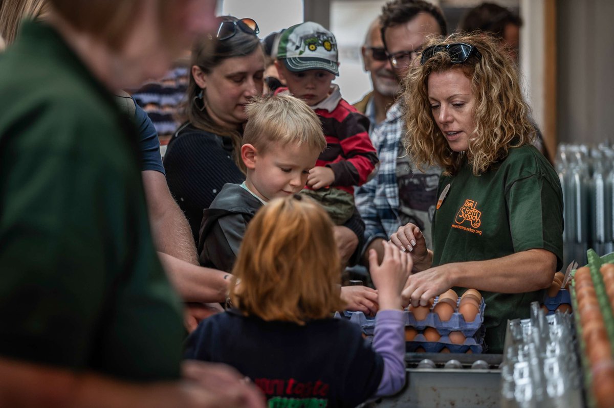 OpenFarmSunday's tweet photo. 💬 When visitors of Open Farm Sunday leave with a new perspective on farming, that's impact.
"A wonderful, insightful day on a working farm run by knowledgeable passionate farmers, who clearly are committed to farming in balance with nature to produce exceptional quality food." https://t.co/vXLTxklss0