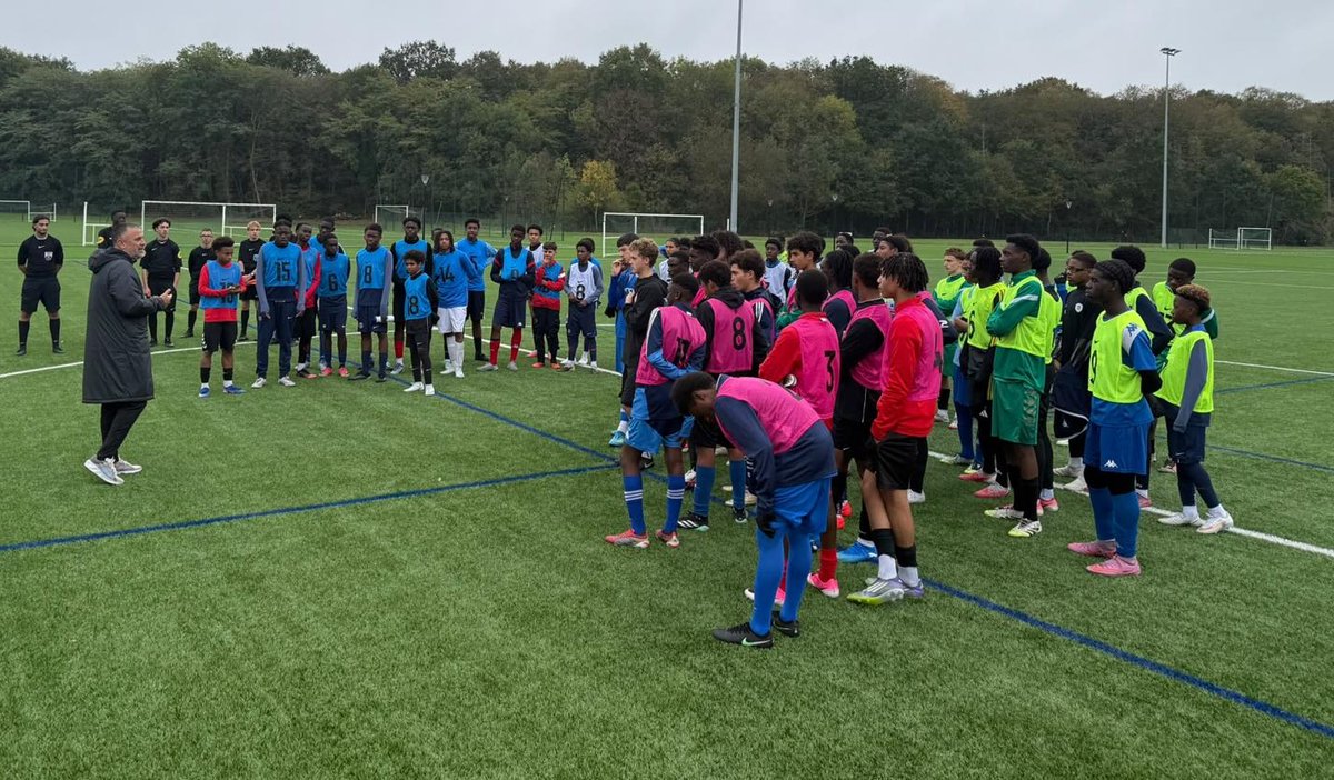 LPIFF75's tweet photo. RASSEMBLEMENT RÉGIONAL U15G

Retour sur le rassemblement qui a eu lieu le lundi 19 octobre au Centre Technique de Morfondé.

L'article : https://t.co/vsyj61zrRR https://t.co/sQ1bemEpPl