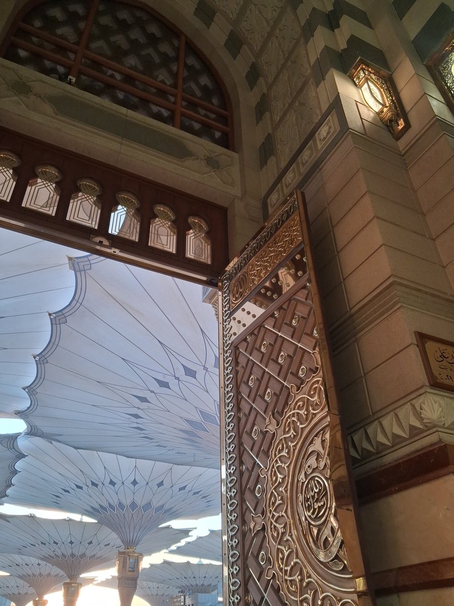 Tlawatts's tweet photo. "يا خيرَ رُسل اللّٰه قدرُك قد سمَا،
فاشفع لمَن صلّى عليكَ وسلّما" ﷺ🤎. https://t.co/G6NQK95zrh