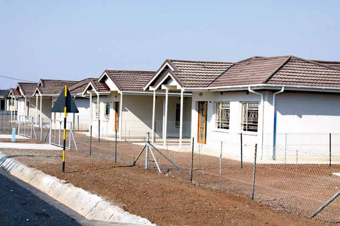 BWTechZone's tweet photo. Botswana Housing Corporation Returns To Profit With P49.​6 Million Earnings As Revenue Falls 42% dlvr.​it/TW1YST https://t.co/DZii8Sap45