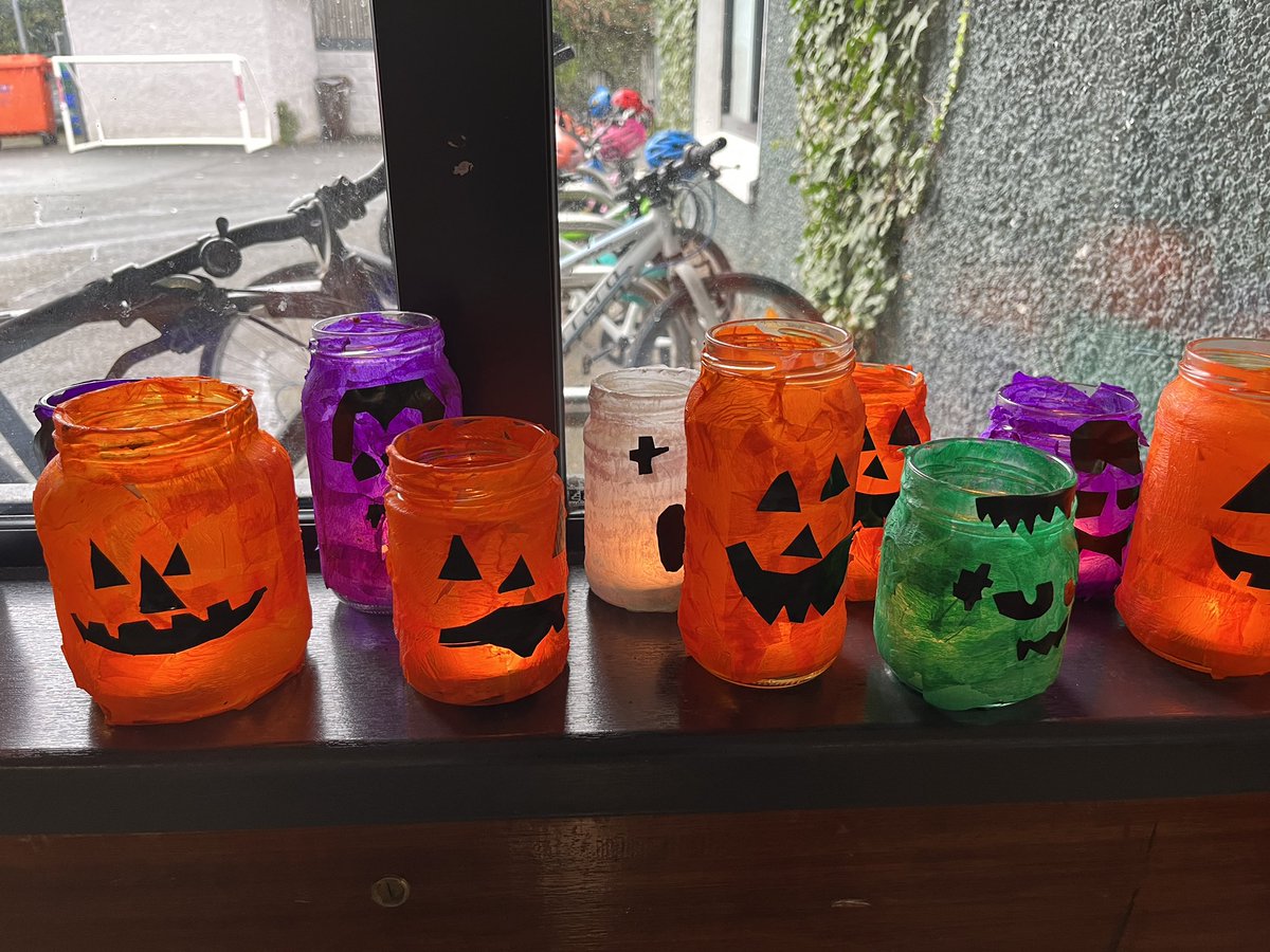 MsOlsonsClass's tweet photo. Halloween is all around! 🎃 @followstannes https://t.co/yPjhBrqJTo