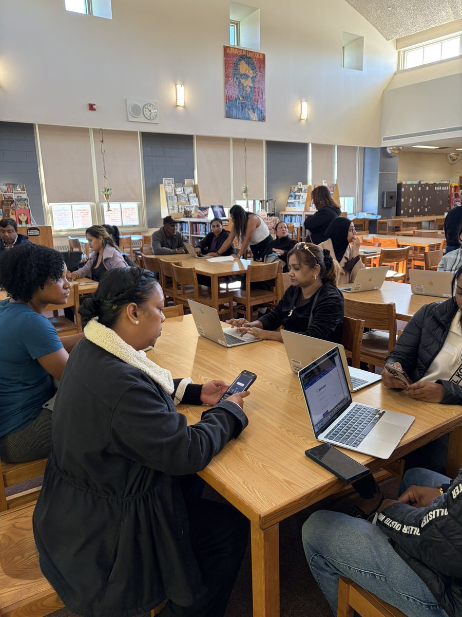 capt346's tweet photo. Navigating the high school application process can be challenging for our 8th-grade students and families. A special thank you to Mr. McGoey and Ms. Sitaram for hosting an informative and engaging workshop, providing our parent community with valuable guidance. @NYCSchools https://t.co/zfMcqzaLjc