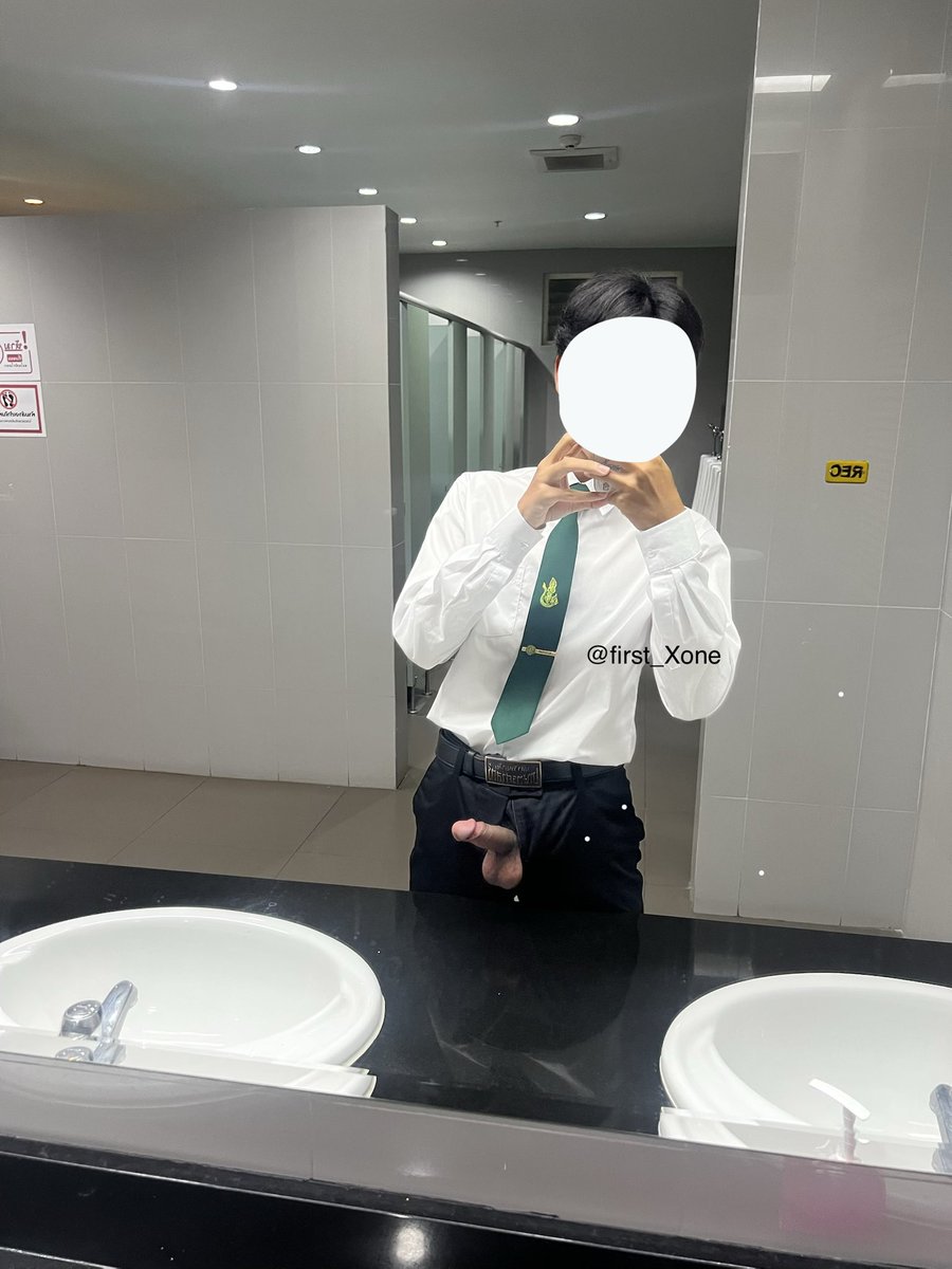 first_Xone's tweet photo. เข้าห้องน้ำมาเจอแบบนี้พี่ๆจะทำอะไรดีครับ #นครปฐม #กำแพงแสน #kukps #ราชภัฏนครปฐม https://t.co/ZpUJBrmGgD