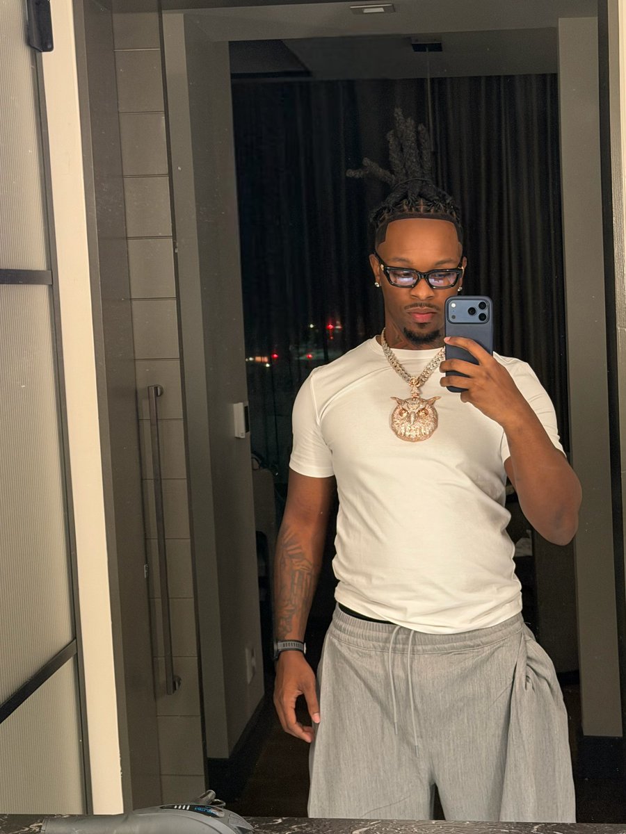 toosii2x's tweet photo. I’m droppin tonight https://t.co/VdUtfpVTjN