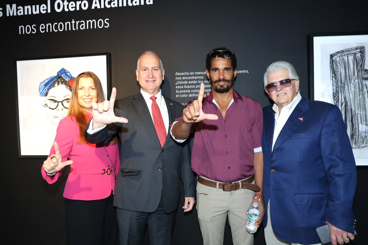 MarioDB's tweet photo. Me siento profundamente honrado al recibir el Premio de Campeón de la Libertad y la Democracia 2026 del National Endowment for Democracy en la histórica Torre de la Libertad en Miami. Como hijo de exiliados cubanos, recibir este reconocimiento en un lugar emblemático que acogió a tantas familias que huían de la tiranía comunista, tieneun especial significado. Es un recordatorio de la promesa de Estados Unidos y de nuestra responsabilidad de seguir siendo un faro de libertad.

En mis años de servicio en el Congreso trabajé  para garantizar que quienes luchan por la libertad cuenten con un firme aliado en Estados Unidos. Ese compromiso es ahoraespecialmente urgente en nuestro propio hemisferio donde generaciones de cubanos, venezolanos y nicaragüenses han demostrado una enorme valentía y una resiliencia extraordinaria frente a décadas de represión autoritaria.

Como presidente del Subcomité de Asignaciones de la Cámara de Representantes para Seguridad Nacional, el Departamento de Estado y Programas Relacionados, mi prioridad constante a sido la seguridad nacional de Estados Unidos y proteger el dinero de los contribuyentes a tiempo de promover la libertad de expresión, la independencia de la prensa y los valores democráticos en todo el mundo. Mi objetivo es que estas libertades fortalezcan nuestros intereses, consoliden nuestras alianzas y contrarresten a los regímenes autoritarios que buscan socavar estas libertades.

Expreso mi profundo agradecimiento al National Endowment for Democracy por otorgarme este reconocimiento y por su labor por más de cuatro décadas de apoyo a quienes enfrentan la represión en todo el mundo. Reitero que mantengo mi compromiso de garantizar que sus voces sean escuchadas, que sus sacrificios sean recordados y que su lucha por la libertad siga siendo una prioridad en la política exterior estadounidense.
