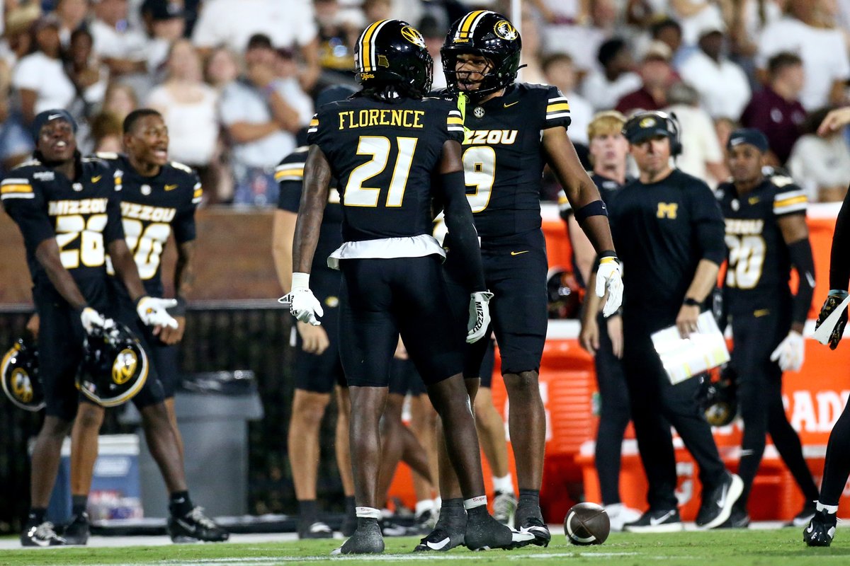 CamMellor's tweet photo. Lowest passer rating when targeted, SEC CBs (min. 10 tgt):

Jahlil Florence, Missouri: 19.7
Kayin Lee, Tennessee: 26.5
Shelton Lewis, Arkansas: 29.6
Courtland Guillory, Oklahoma: 38.4
Bravion Rogers, Texas A&M: 42.4
Quay'sheed Scott, South Carolina: 46.6
Dre Riley, Mississippi State: 47.3
Eli Bowen, Oklahoma: 58.4
Kade Phillips, Texas: 59.5
Jaylon Braxton, Ole Miss: 60.1