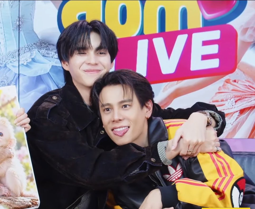 rrawguss1d's tweet photo. น้องยิ้มหวาน ตาแป๋ว กับ พี่ไออุ่นนน ขี้ดื้ออ

EFM FANDOM WITH COPTERBANK

#CopterBankxFANDOMFANFIC 
#copterbank <3 #coptern #bankartit 🚁☀️ https://t.co/Lpt4jlL5Eh