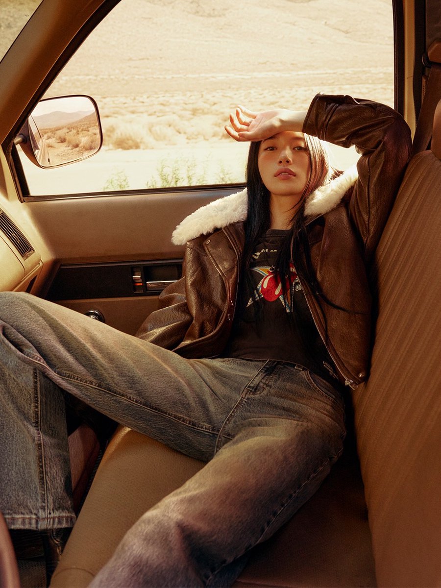 suzypopbase's tweet photo. guess korea ‘feel your way’ 2026 winter collection with suzy

#게스
#guesskorea https://t.co/n2WEIXdvj9