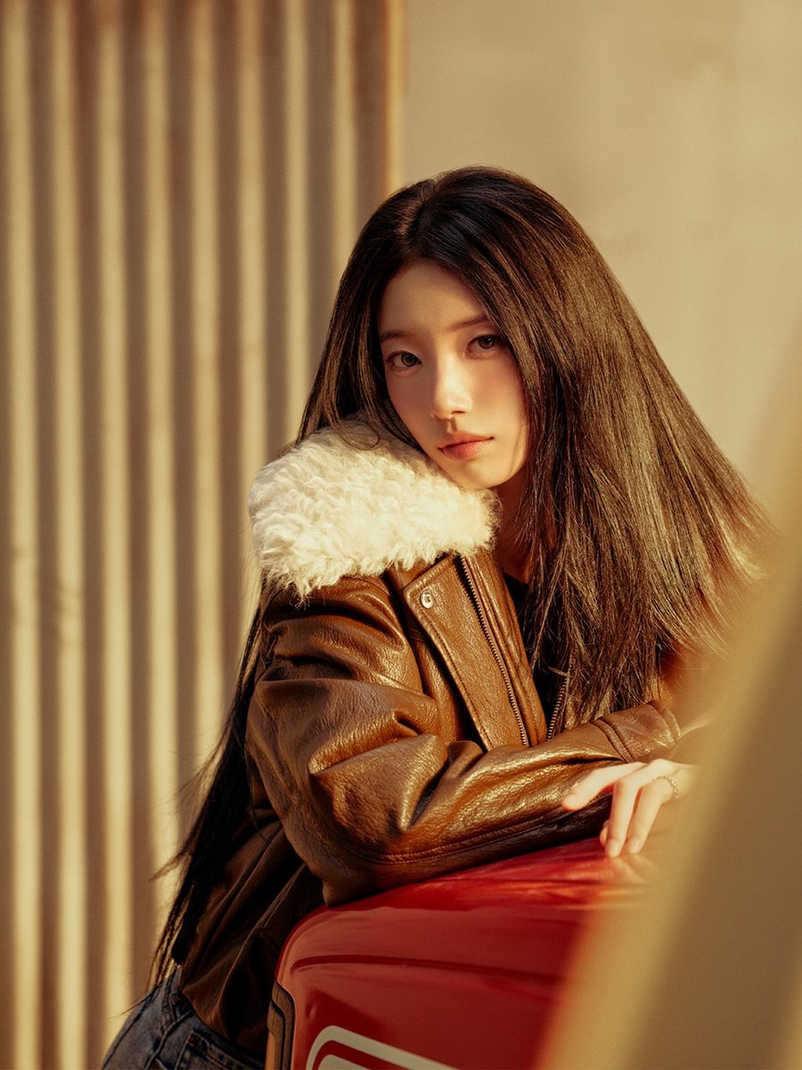 suzypopbase's tweet photo. guess korea ‘feel your way’ 2026 winter collection with suzy

#게스
#guesskorea https://t.co/n2WEIXdvj9