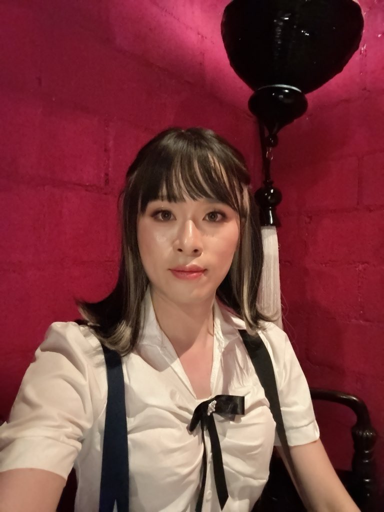 sexycutekitten's tweet photo. 第一次挑戰泰式妝容，出門心跳超快、超級害羞！🙈
不過照鏡子真的忍不住一直看，這個深邃立體感也太好看惹吧～🥰 https://t.co/LqoEOMp4NC
