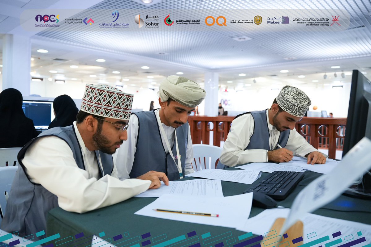 CodeAcademy_om's tweet photo. #سباق_عمان_للبرمجة
#مسابقة_عمان_الجامعية_للبرمجة | ٢٠٢٦

لقطات من الحلبة - المسابقة الرسمية ✨ https://t.co/RQUYliMhUz