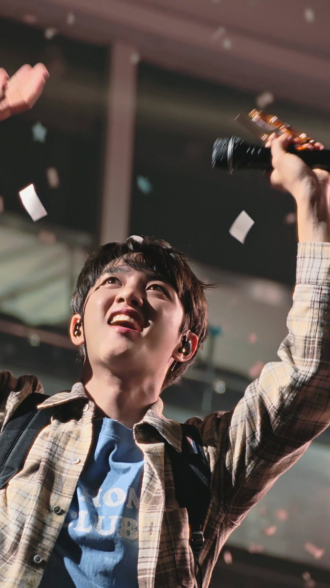 DODBBONG's tweet photo. 도경수 내 동그라미(˶ ̇  ̮ ̇˶)🩵💙

ⓒsr, czccj
https://t.co/kVgcqbaiVW
https://t.co/twpgLUkV48 https://t.co/VaLRr4m95E