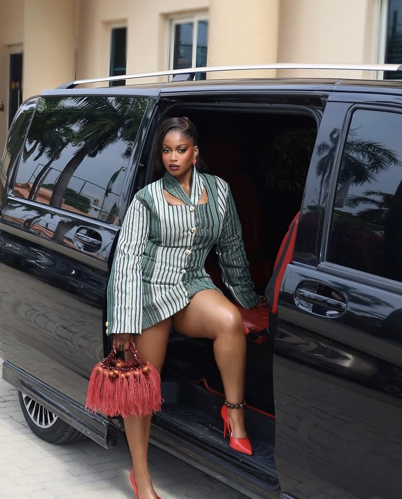 OloriSupergal's tweet photo. Is Temi Nkem the drama, or are her bags doing all the talking? 😍

Since leaving the show, the Big Brother Naija Season 11 winner, Temi @Temiinkem has been stepping out with bags that are dramatic and impossible to ignore.

#OloriSuperGal #OSGMedia https://t.co/CQ1h0E0Dsu