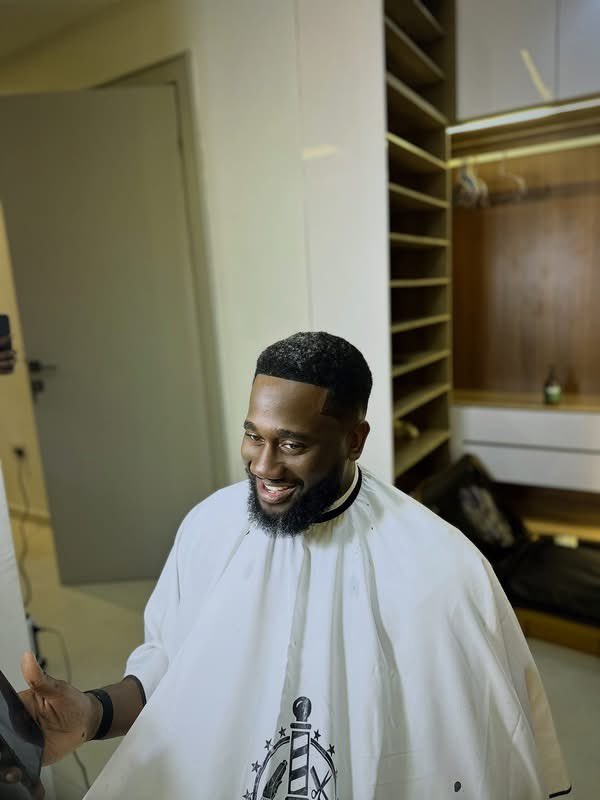 Wizzybarber's tweet photo. Every detail matters. From the sharp lines to the clean finish🥶💈 precision in every trim 🎯. @tobiarayomi  

Send a dm to book your appointment or call 08087784411. Link on my Bio💈

#wizzywisecutz #mobilebarber #lagosbarber #homeservices #explorepage✨ https://t.co/gZPTTTwx2J