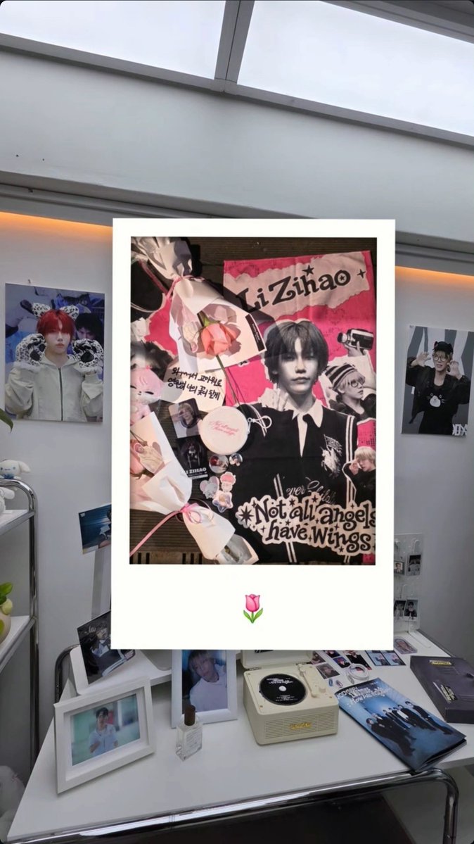 zeroicztery's tweet photo. ❤️❤️❤️
@2004_1022zzzh
@DC_LIZIHAO
@LittleFlower021
#MODYSSEY #모디세이 
#LIZIHAO #리즈하오
#HAPPY_LIZIHAO_DAY https://t.co/W4gCjquINX