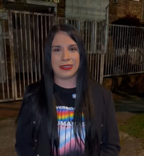 ojocolombia2026's tweet photo. 🇨🇴 Comienzan a aparecer las LLAVES!!!

🔺(Aby Hernández) El transexual que salió a DEFENDER  a PETRO asegurando que Angie Rodríguez pagó por niños travestis para que declaren falsamente contra PETRO.

PETRO Le entrego un contrato por OPS  por $ 50.000.000 y que está vigente Hasta diciembre de 2026.

Cree usted este personaje pertenece al club de las mariposas amarillas de PETRO ❓