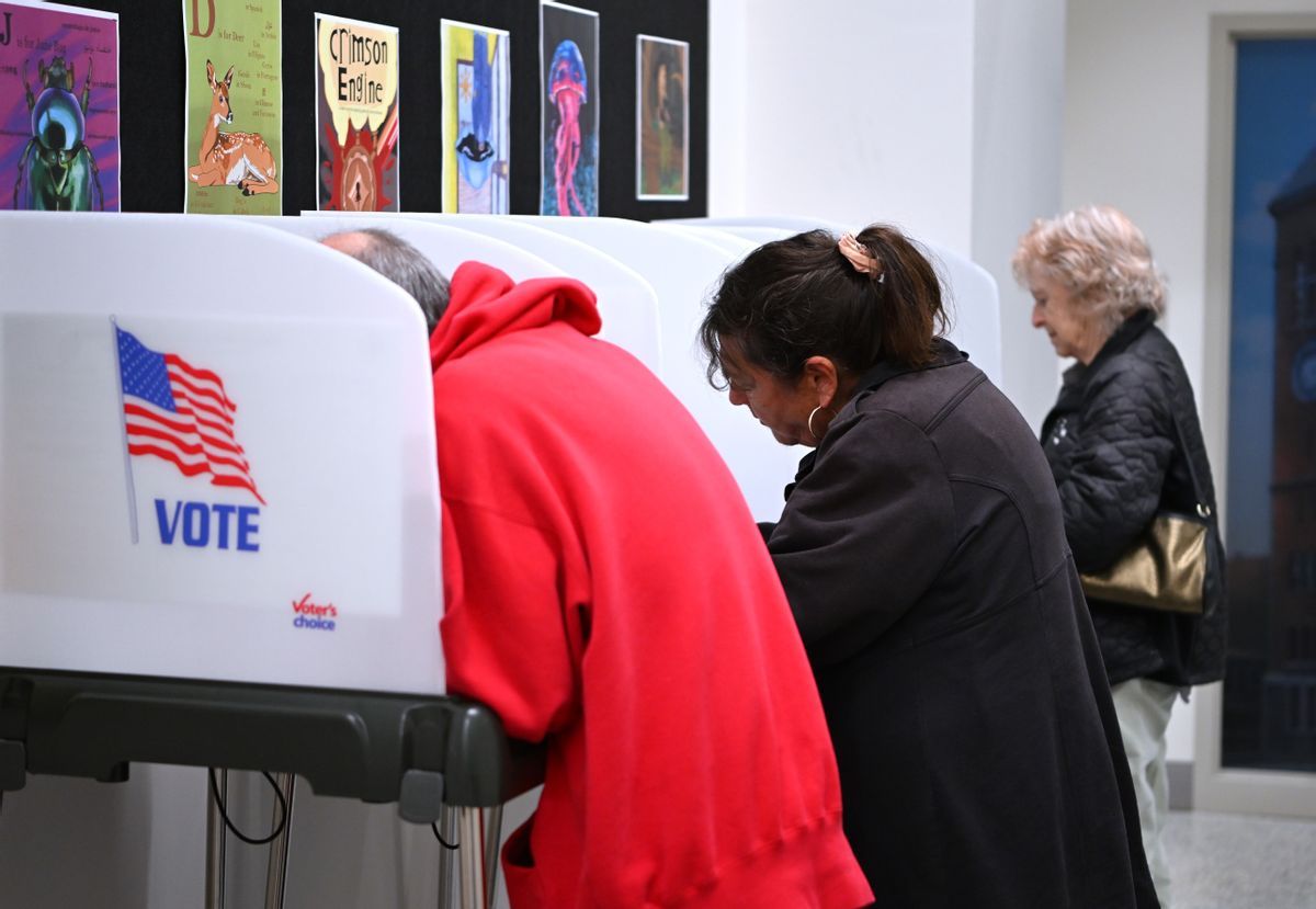 snopes's tweet photo. Claims of election fraud and lost ballots are spreading widely ahead of the midterms. 

We have the facts: https://t.co/Ug7JjMFdM4 https://t.co/H6rQjon7nV