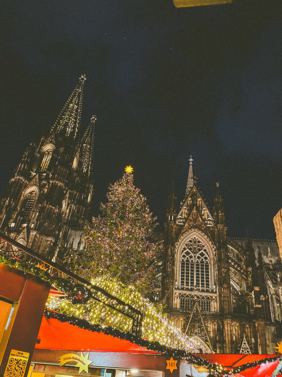 firari_tatar's tweet photo. A Christmas-market weekend in Cologne: 12 official markets, each with its own charm. Highlights: Cathedral Market, Old Town’s gnome-themed market, Harbor Market, Angel Market and more. Expect crowds on weekends—weekdays are more relaxed. https://t.co/FsH3ZxMzEJ