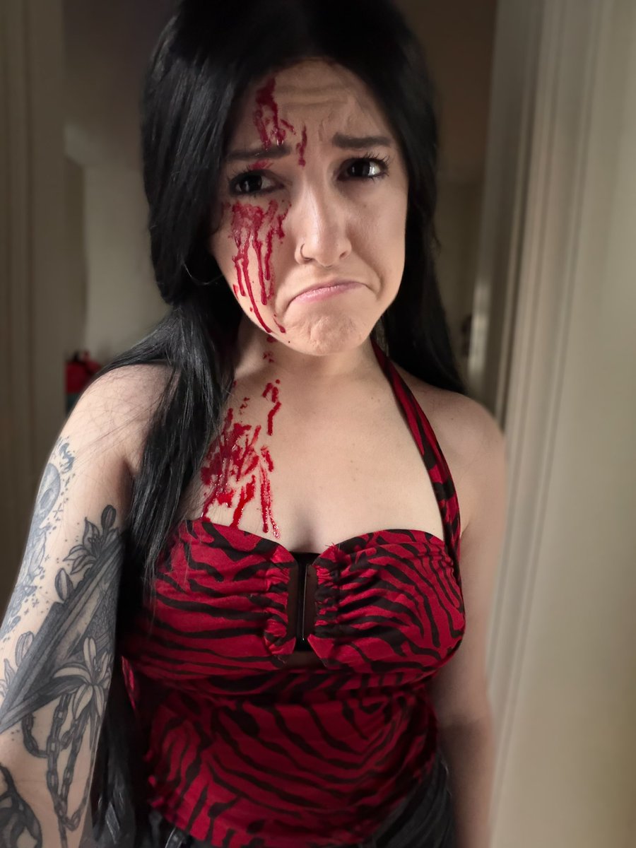 Cahlaflour's tweet photo. I thought we were having a nice date…

My Nikki from Obsession cosplay. https://t.co/kEa4ViAoOt