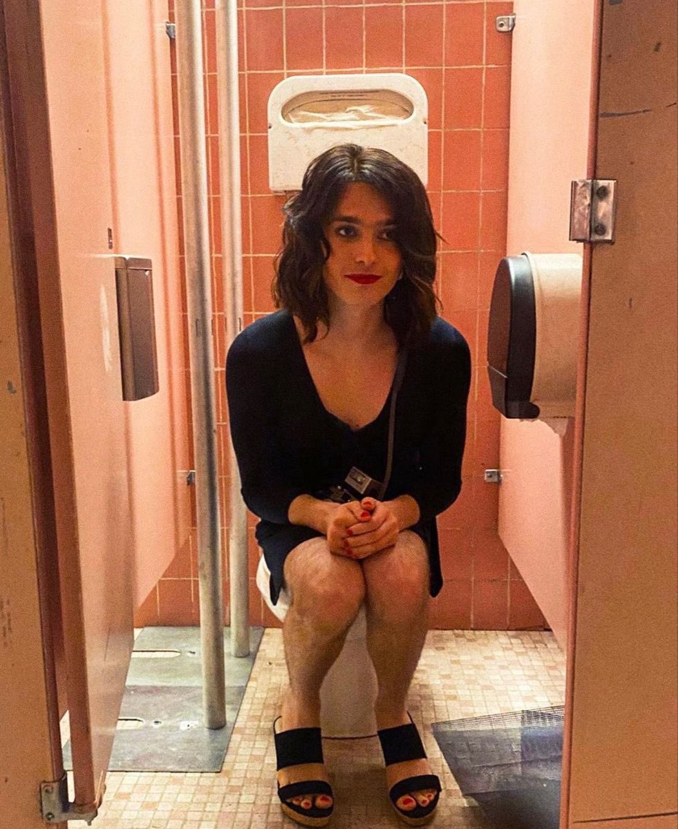 hoducavich's tweet photo. What a polite young lady https://t.co/bjcA5rkJqs