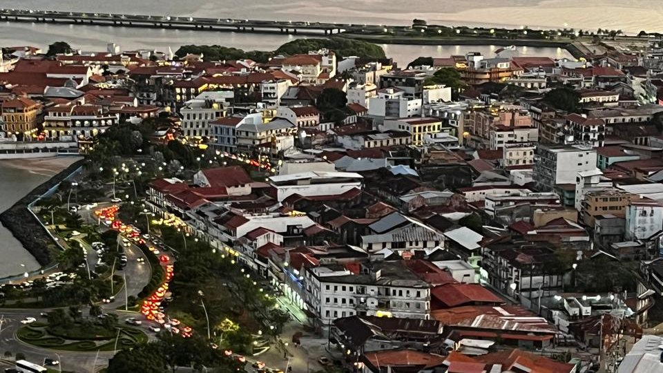 nexnoticias's tweet photo. Alcaldía de Panamá fija horarios especiales de expendio de licor y fiestas para fin de año https://t.co/7CpXexJ1Zt #NexNoticias https://t.co/Ycj8UgzrMf