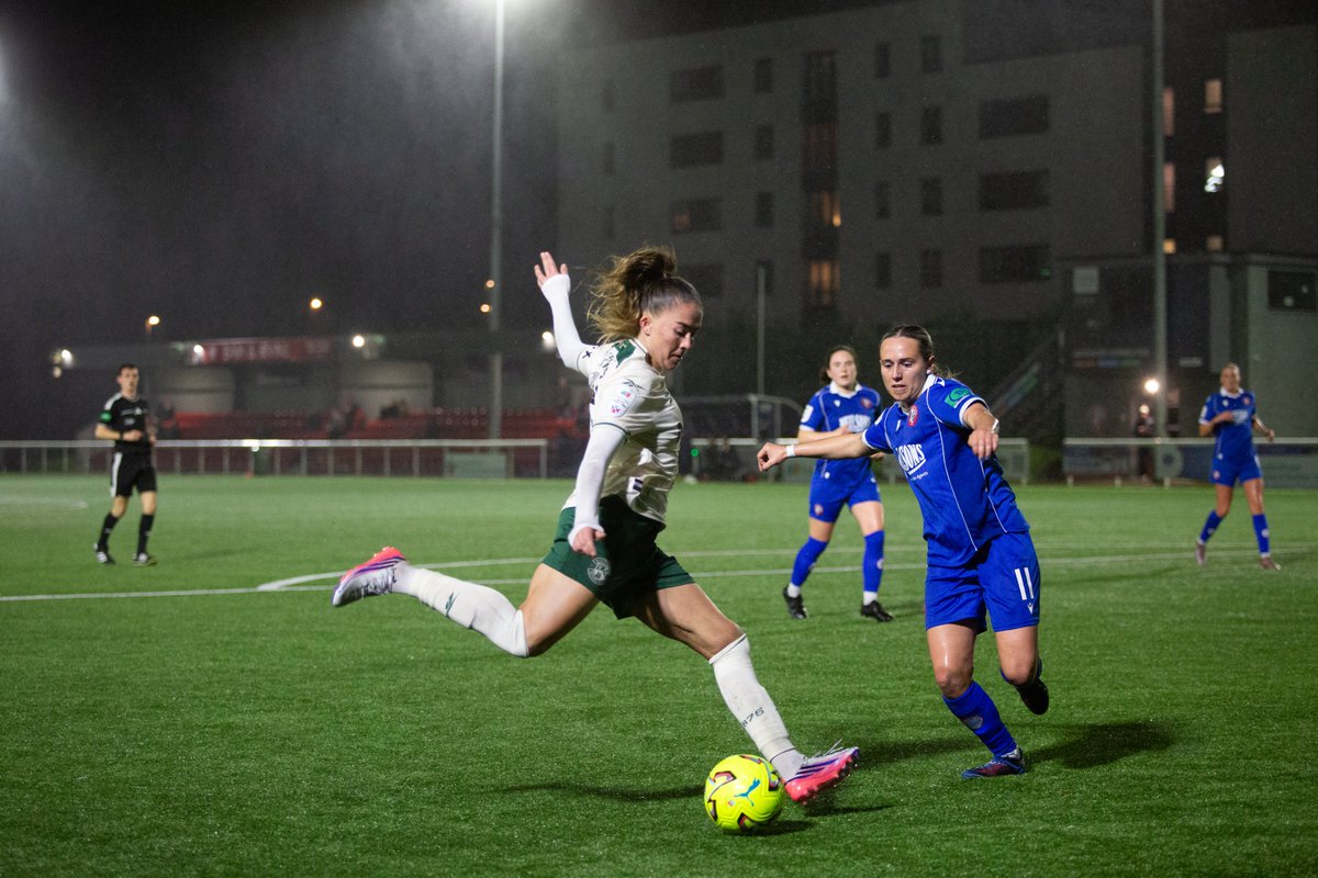 SWPL's tweet photo. Midweek @ScottishPower Women's Premier League action. 🔥

▪️ @RangersWFC 5 points clear after victory against Glasgow City.
▪️ @heartswomenfc come from behind twice to beat Celtic.
▪️ @HibernianWomen win Edinburgh dual at Spartans.
▪️ @MontroseFCW two wins in a row
▪️ Honours even between @MotherwellWomen & @ThistleWFC.

What was your story from last night?

📸 @CollargeImages & Arwen Moses