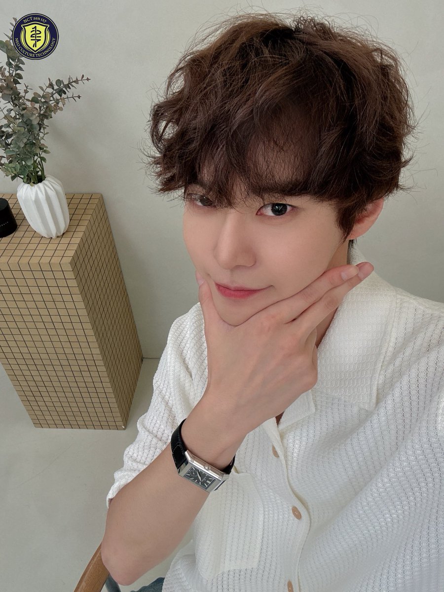 doystory_'s tweet photo. 똥강아  어느날은 머리에폭탄맞고왓도니   이것도  며칠안가서 생머리직모달란트로 땨르르풀려버린부시시 머리 하고나타난구 개뿜 https://t.co/m1f3yYiKTQ