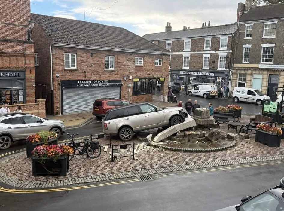 J_O_Holliday's tweet photo. Someone has driven into and destroyed Howden’s Market Cross today. The cross itself was carved in 1909, but the base is Medieval. 

(Photo from Facebook) https://t.co/zmQDSnHUGO