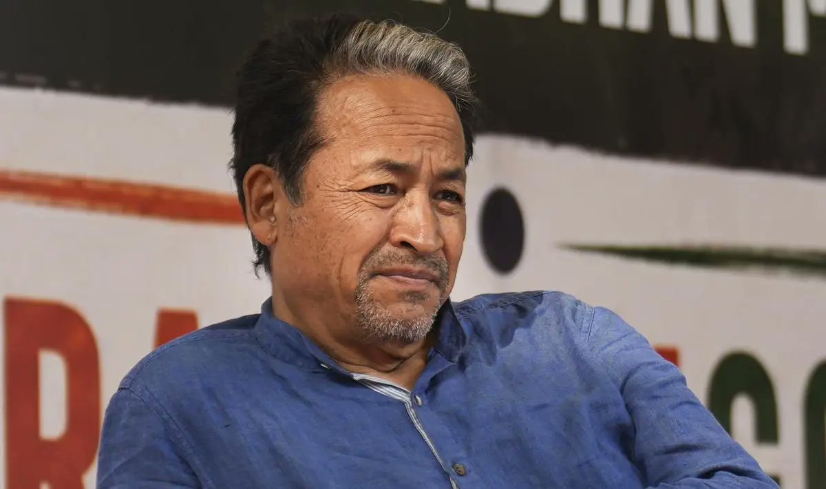 MeghUpdates's tweet photo. 🚨 BIG! Ladakh Administration DEFENDS CANCELLATION of land allotment to Sonam Wangchuk’s HIAL in High Court.

– Cites alleged disregard for law, unpaid dues and failure to execute the lease deed.

– Says the allotment AUTOMATICALLY LAPSED in 2019. https://t.co/XwLrpyotcb