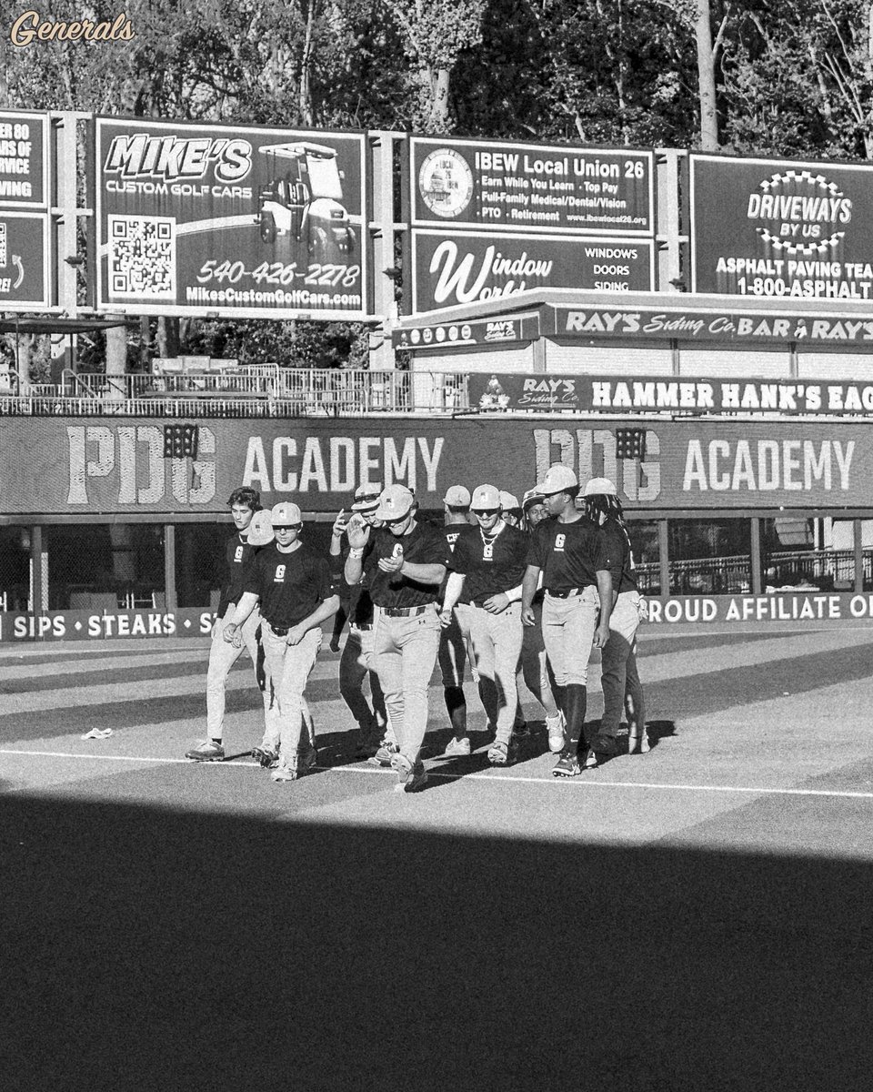 PDGABASEBALL's tweet photo. Fall night games>

#GoGold | #PTBAW | #BurgTough https://t.co/fJsaxGy8jX