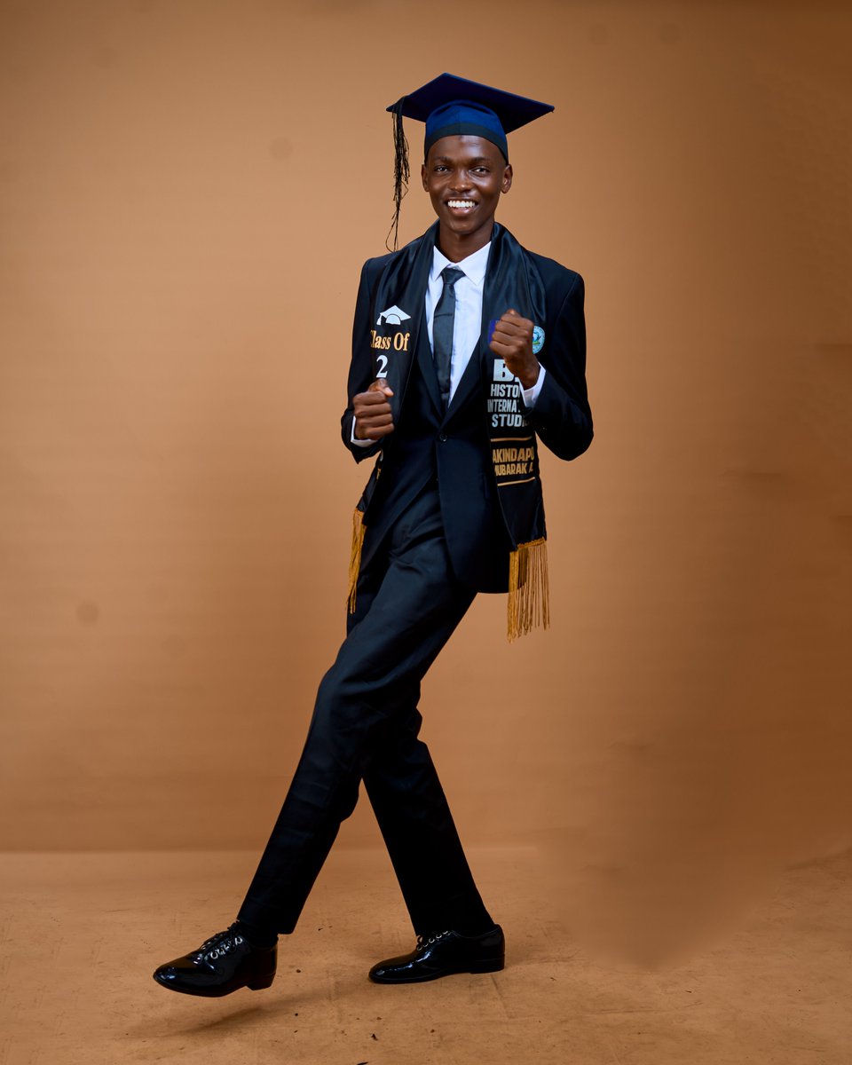 hormolarahbabs's tweet photo. Congratulations on your convocation @AkindapoMu85212
We celebrate you @BARBS_PHOTPGRAPHY @hormolarahbabs

Thanks for trusting the brand 😍
#convocation #classof2026🎓 #unilorin #UNILORIN41stConvocation https://t.co/BAWiXjwZca