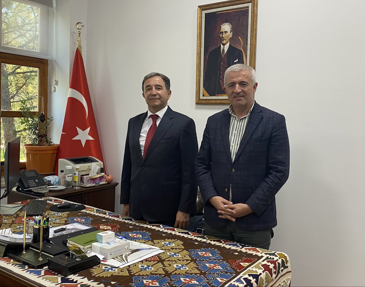 mehsidra's tweet photo. Uşak Vali Yardımcısı, Üniversite sınıf arkadaşım ve Muğla / Ortaca’dan hemşehrim Sn Ali Uysal valimizi yeni görev yerinde hayırlı olsun ziyaretinde bulunduk. Başarılar diliyorum Sn valim güzel dostum. https://t.co/hlcqesEfSh