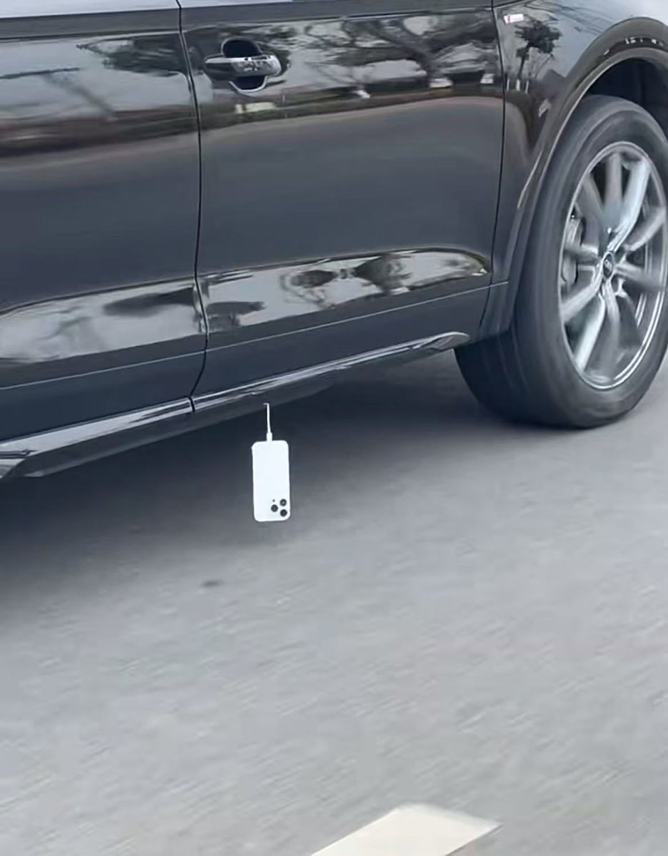 suichangxi4153's tweet photo. No way!! My phone... 😭📱#funny #sad #Amazing #lifestyle #nature #Amazing  #ChinaTravel #phone #crazy #power #Car #EFW26ATICONSIAM #PlanBtoU #paofc #KNPatEFW26ICONSIAM https://t.co/P4xTfZJjgf