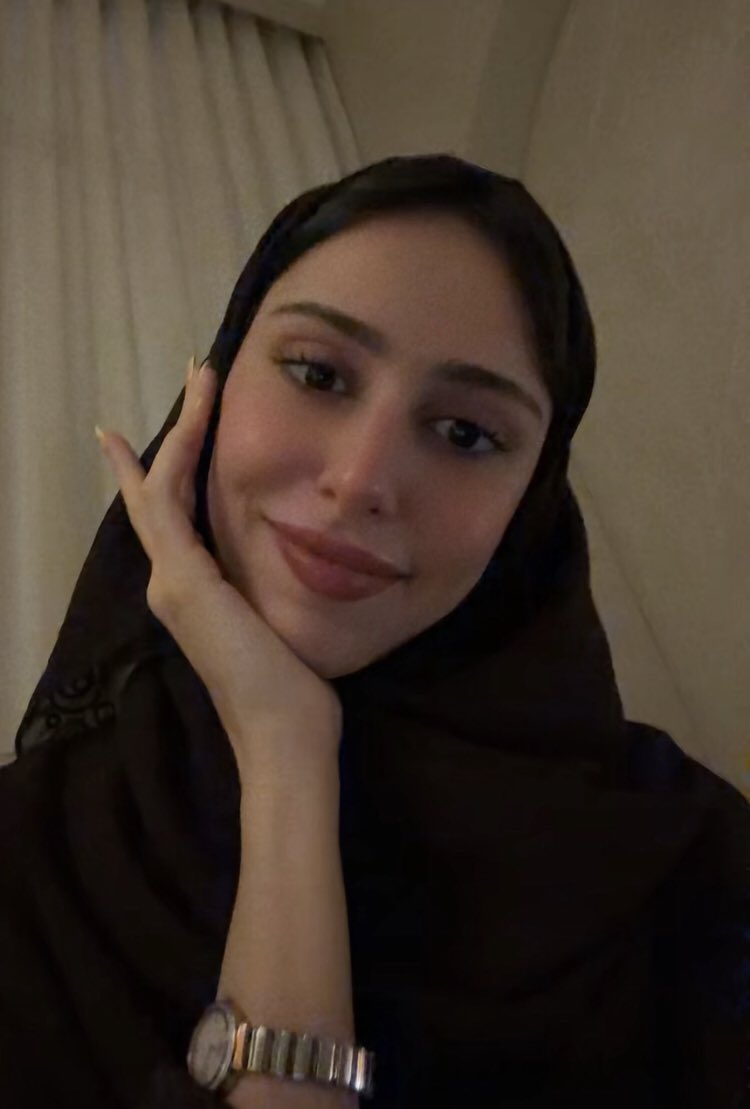 Koprnks16's tweet photo. أسماء واسراء فيسهم والحجاب عليهم يدووخ 😵‍💫💗 https://t.co/BbJeGTPpVX