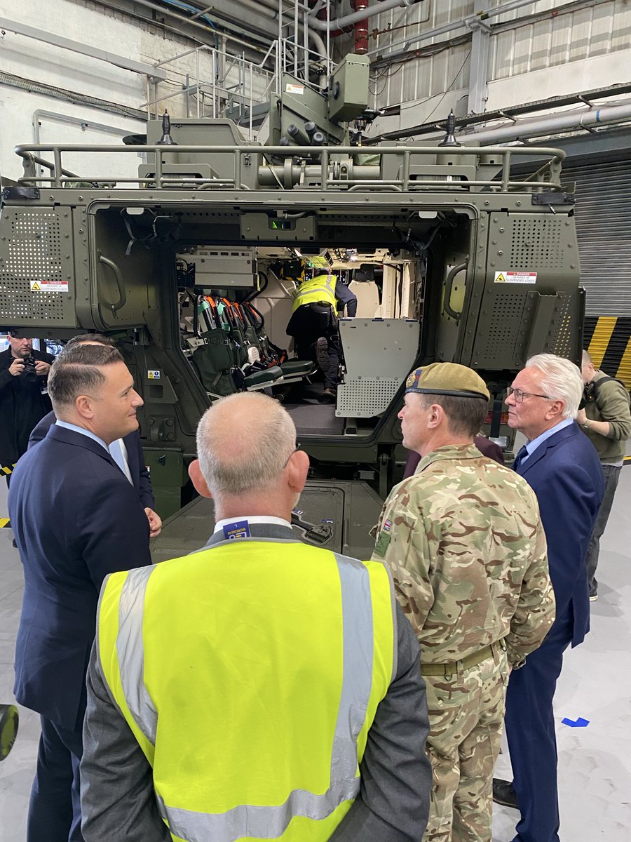 ArmyCGS's tweet photo. For the first time in a decade, large-calibre gun barrels will once again be made in Britain.

Thanks Armin Papperger, @wesstreeting and everyone @RheinmetallAG Telford for today's Gun Hall launch.

Industrial capacity can’t be conjured in crisis - this is a strong step forward. https://t.co/WXOsarvxdI