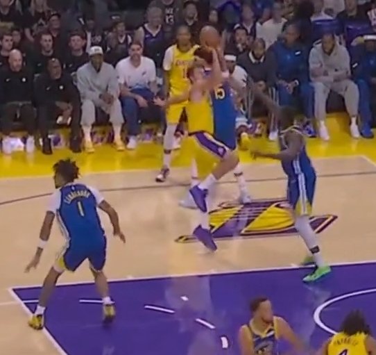 Shane00's tweet photo. "When guarded by Lendeborg"

Funny how these are him guarding Luka but not that half court shot 🤣 https://t.co/fWSVhfERTX